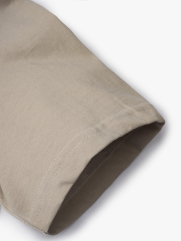 Áo Thun Basketball Girlfriend AT067 Màu Kem