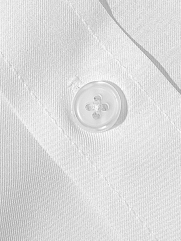 Áo Sơ Mi Tay Ngắn Trơn SM087 Màu Trắng Kem