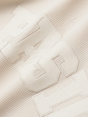 Áo Hoodie May Đắp Basic Form Regular AH003 Màu Kem