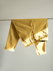 Quần Kaki Trơn Signature Gắn Tag Kim Loại Form Slimfit QK028 Màu Vàng