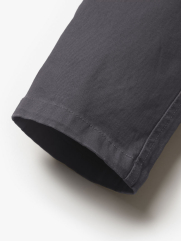 Quần Kaki Trơn Signature Gắn Tag Kim Loại Form Slimfit QK028 Màu Xám Đậm