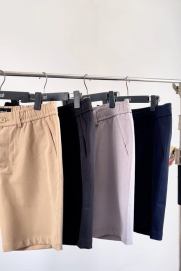 Quần Short Kaki Lưng Thun Cài Nút Form Regular QS060 Màu Đen