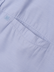 Áo Sơ Mi Sọc Hạn Chế Nhăn Wrinkle X Thêu M Ở Túi Form Slimfit SM174 Sọc Xanh Biển