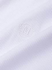 Áo Sơ Mi Sọc Thêu Huy Hiệu M Form Tailored SM180 Sọc Trắng