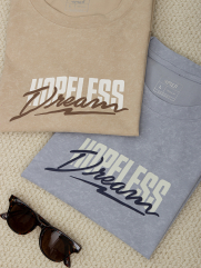 Áo Thun Wash Loang In Chữ Hopeless Dream Form Regular AT172 Màu Be
