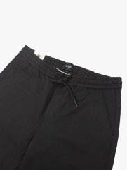 Quần Short Kaki Lưng Thun Gắn Nhãn Trang Trí Form Straight QS067 Màu Đen