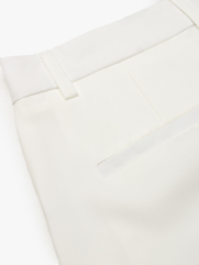 Quần Short Linen Xếp Ly Form Straight QS070 Màu Trắng