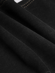 Quần Jean Rã Diễu Thêu Huy hiệu 4MEN Form Regular QJ120 Màu Xám