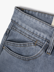 Quần Jean Rã Diễu Thêu Huy hiệu 4MEN Form Regular QJ120 Màu Xanh Biển Nhạt