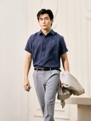 Áo Sơ Mi Sọc Tay Ngắn Thêu Logo M Form Regular SM198 Màu Sọc Xanh Đen