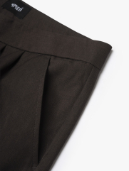 Quần Short Sidetab Trơn Form Straight QS083 Màu Nâu Đậm