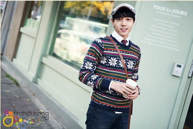 ​Cách diện áo len nam để đi chơi Noel 2016