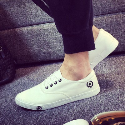 Cách làm sạch giày trắng nhanh chóng, hiệu quả dành cho các quý ông