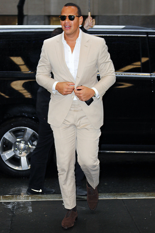 Học cách diện thời trang nam tháng tư của các sao thế giới