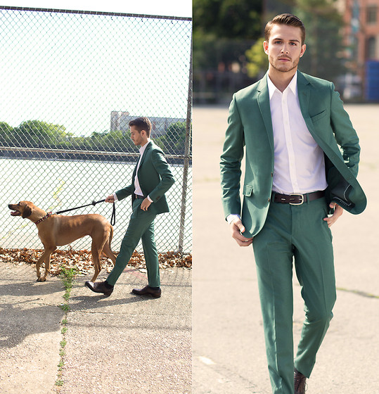 Cách diện vest nam màu xanh lá