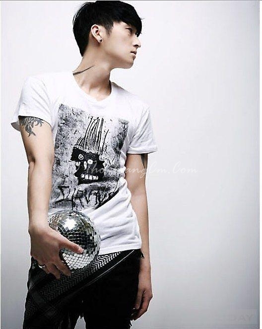 Gợi ý những mẫu áo thun nam năng động trong ngày hè