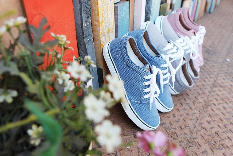 Mẹo làm khô giày vải nhanh chóng dành cho các chàng trai