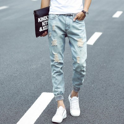 Cách diện quần jogger denim nam vào mùa thu