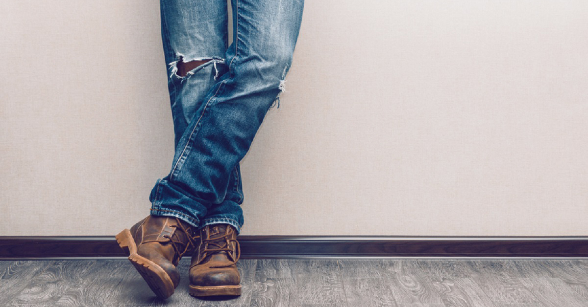 Bảo quản quần jean rách đúng cách