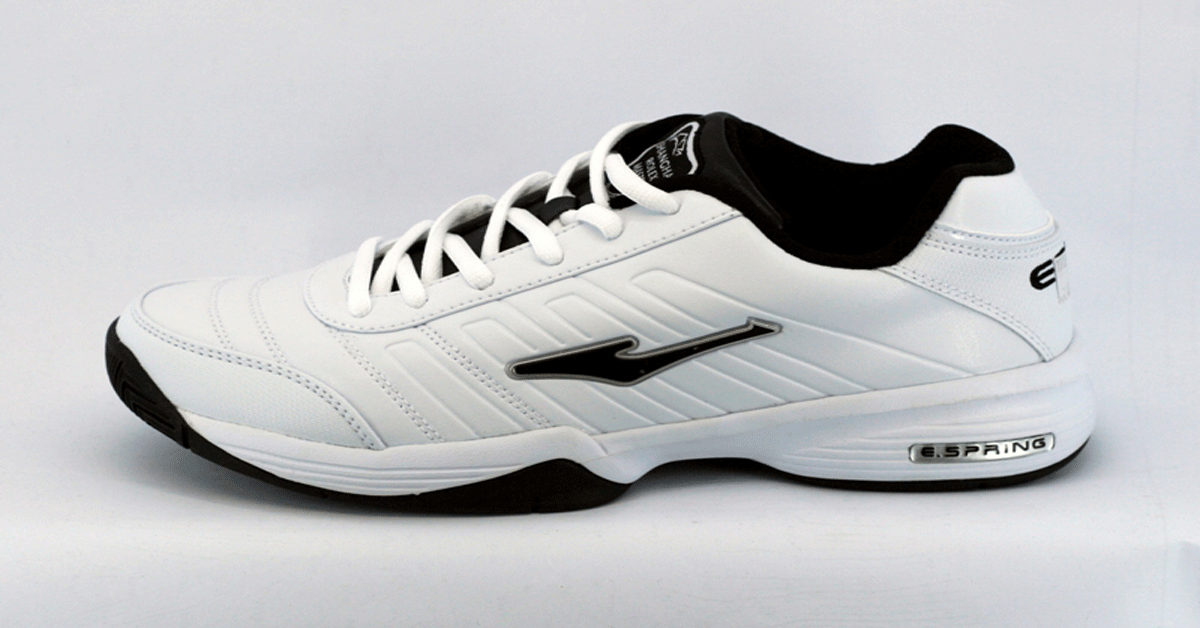 Cách chọn giày thể thao nam chơi tennis