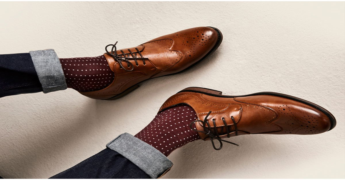 Vì sao phái mạnh nên mang vớ khi đi giày?