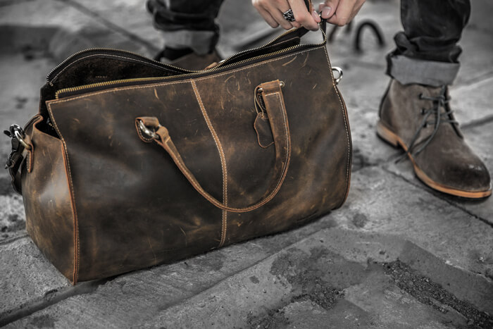 Cách lựa chọn túi xách nam đi du lịch