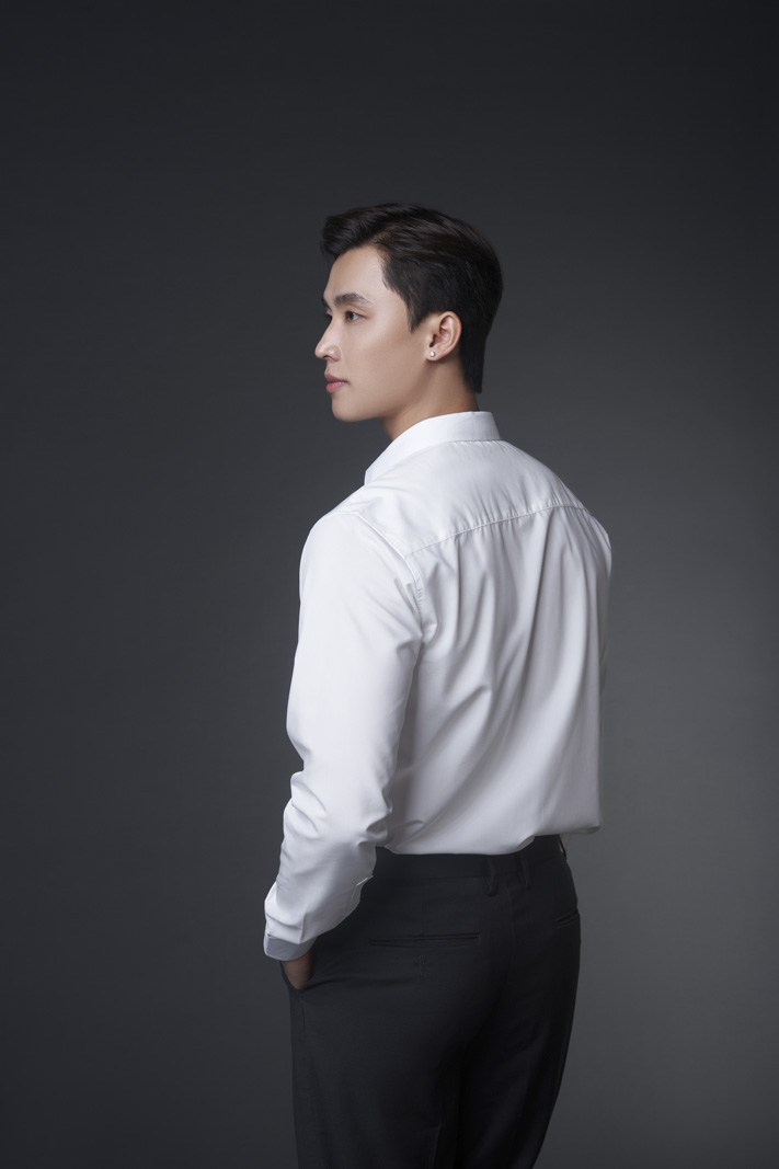 Áo Sơ Mi Trơn Vải Modal Ít Nhăn Form Slimfit SM079 Màu Trắng