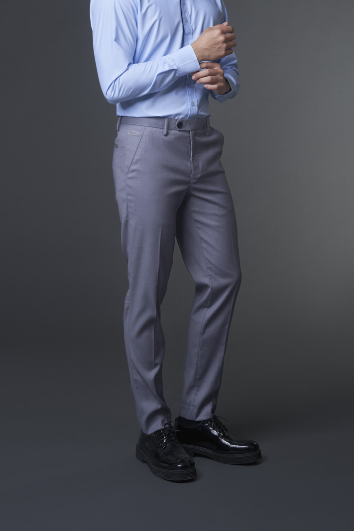 Quần Tây Trơn Vải Rayon Ít Nhăn Thêu 4MEN Premium Form Slimfit QT031 Màu Xám Trắng