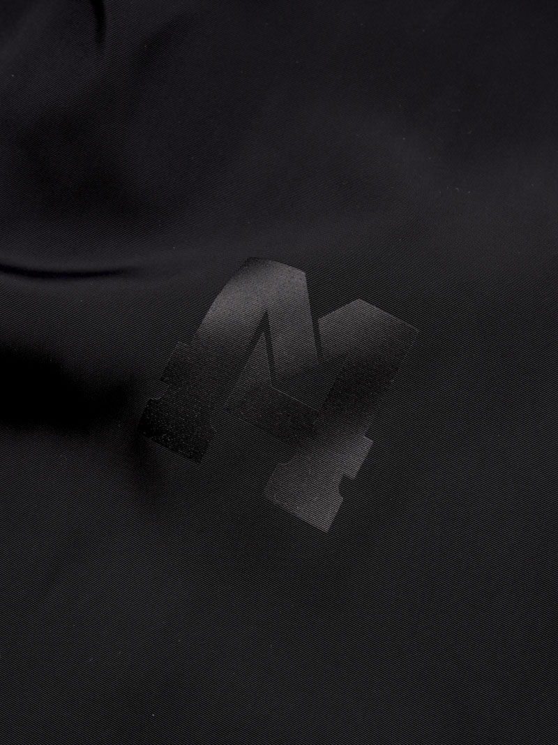 Áo Khoác Dù Trượt Nước In Chữ M Ở Ngực Form Regular AK067