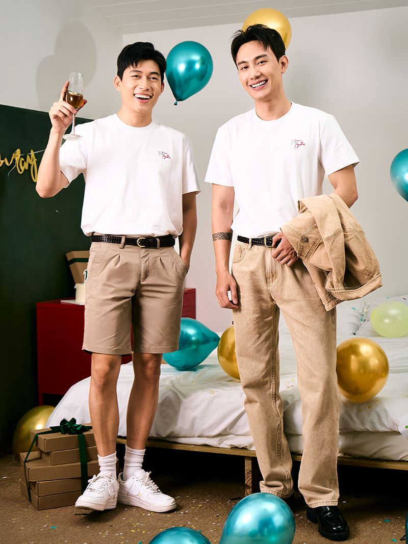 Áo Thun Cổ Tròn In Thêu Chữ M Together Form Regular AT165