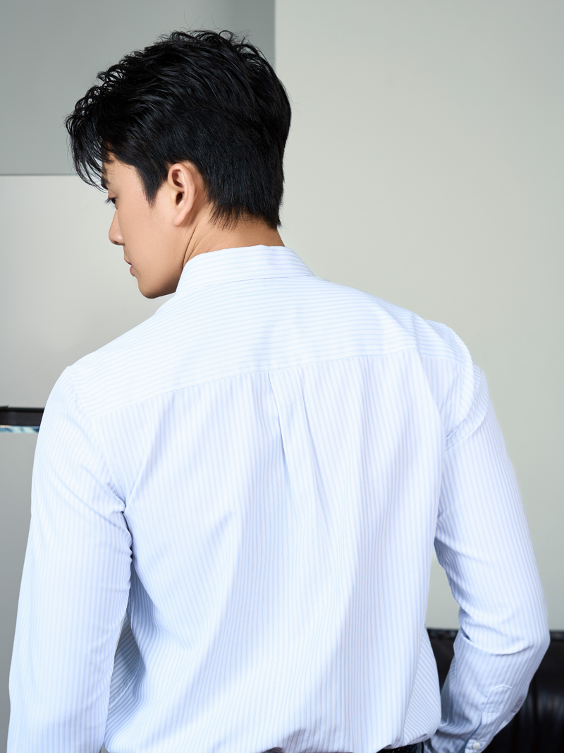 Áo Sơ Mi Sọc Hạn Chế Nhăn Wrinkle X Thêu Chữ M Form Tailored SM177 Sọc Xanh Biển