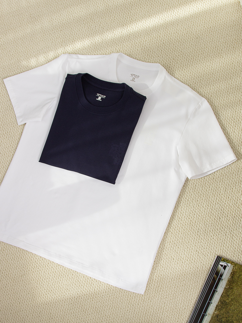 Áo Thun In Chữ Just Be Cool Form Regular AT169 Màu Trắng