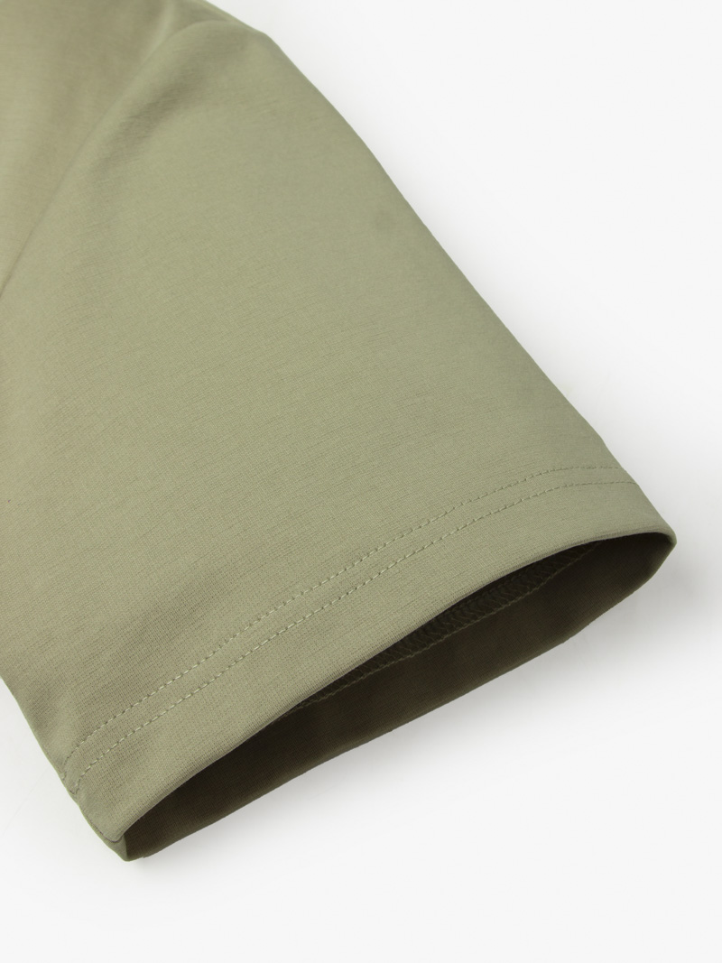 Áo Thun In Chữ Wave To The Beach Form Relax AT174 Màu Rêu