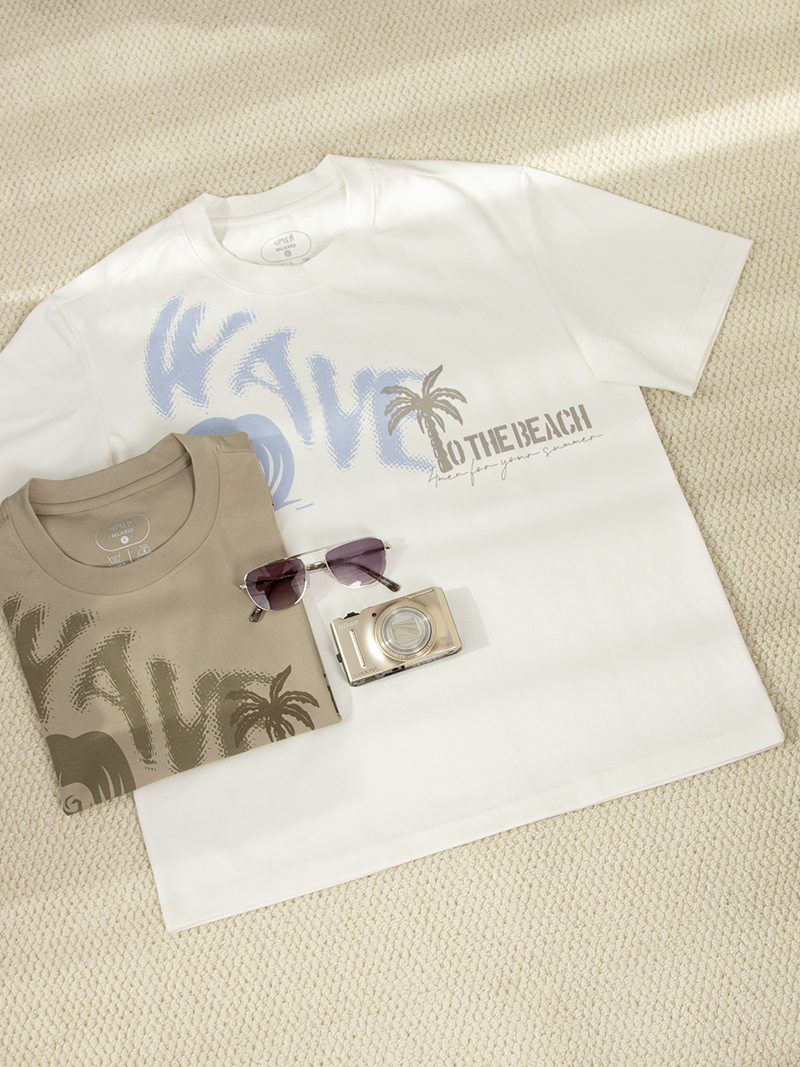 Áo Thun In Chữ Wave To The Beach Form Relax AT174 Màu Trắng