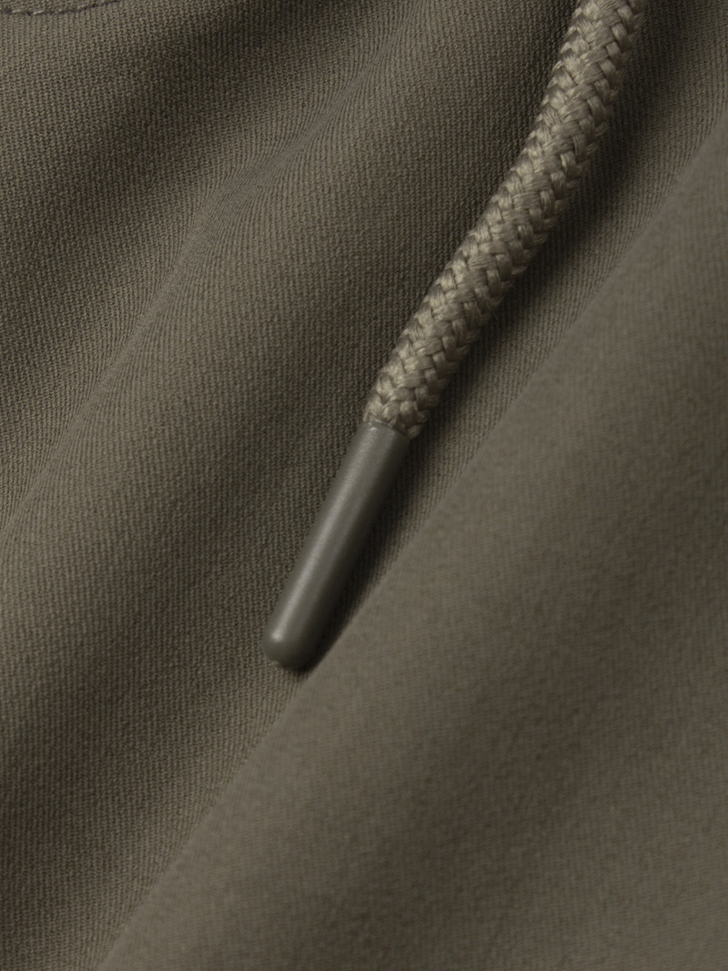 Quần Short Kaki Lưng Thun Gắn Nhãn Trang Trí Form Straight QS067 Màu Nâu Đậm