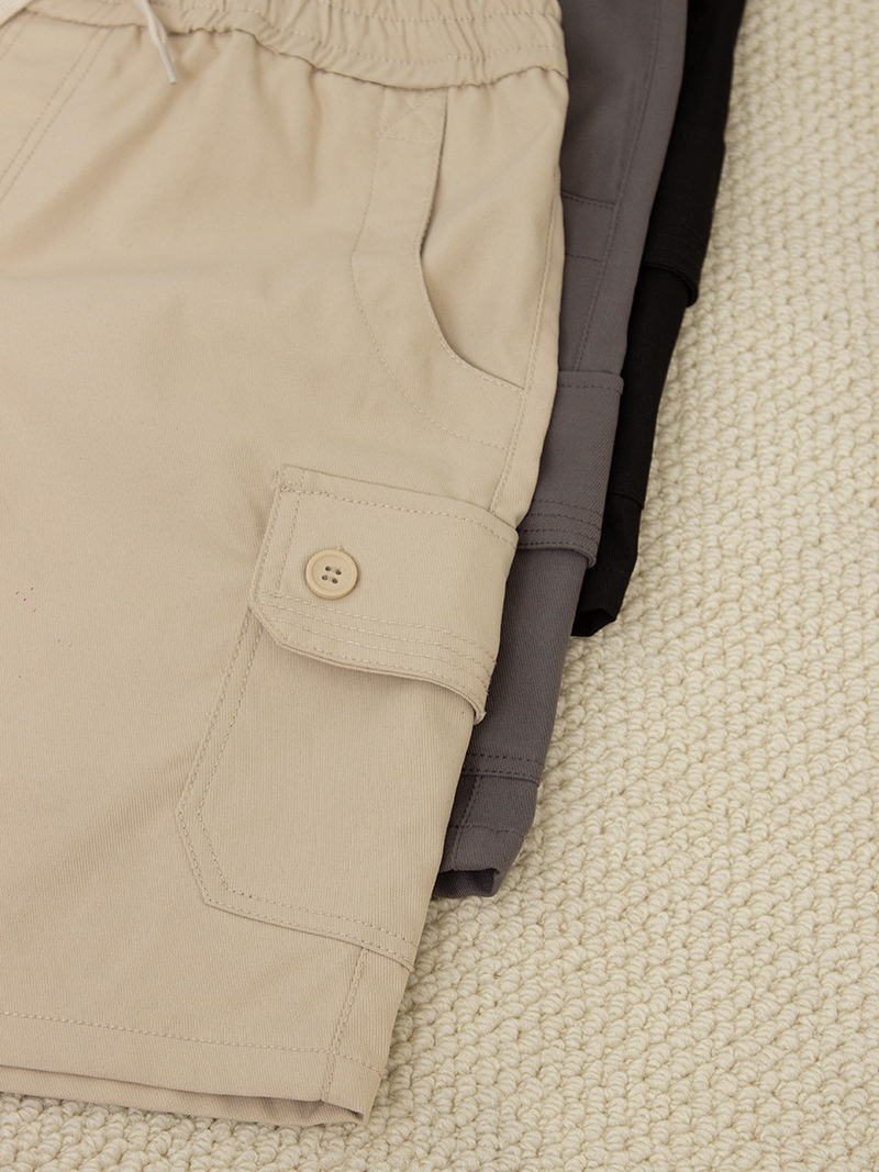 Quần Short Kaki Trang Trí Đường Diễu 2 Bên Túi Hộp Form Straight QS073 Màu Be Đậm