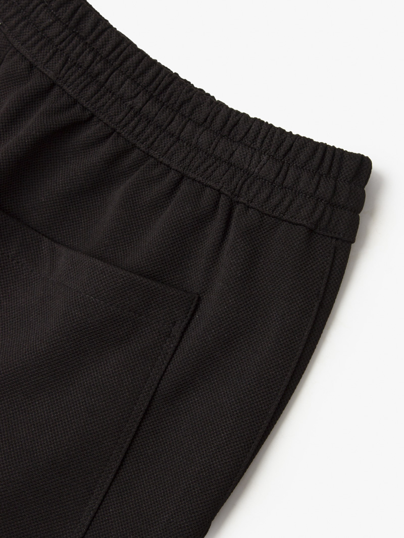 Quần Short Thun Tổ Ong Gắn Tag Silicon Form Regular QS071 Màu Đen