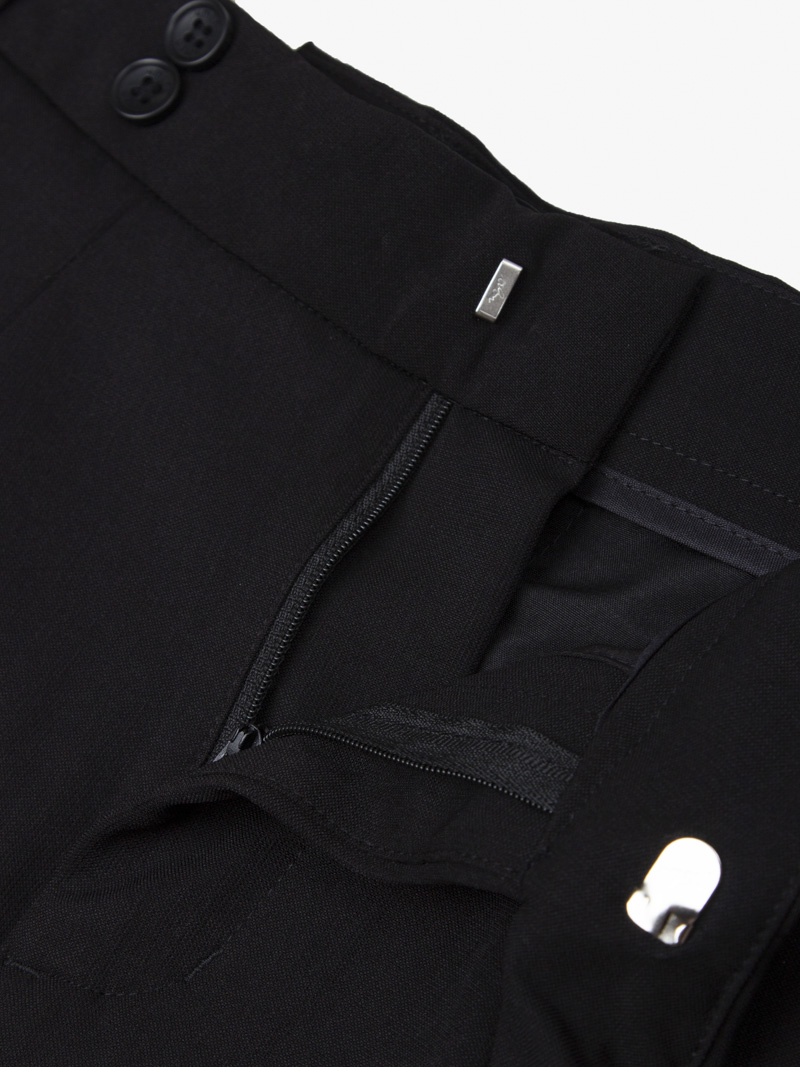 Quần Short Linen Xếp Ly Form Straight QS070 Màu Đen