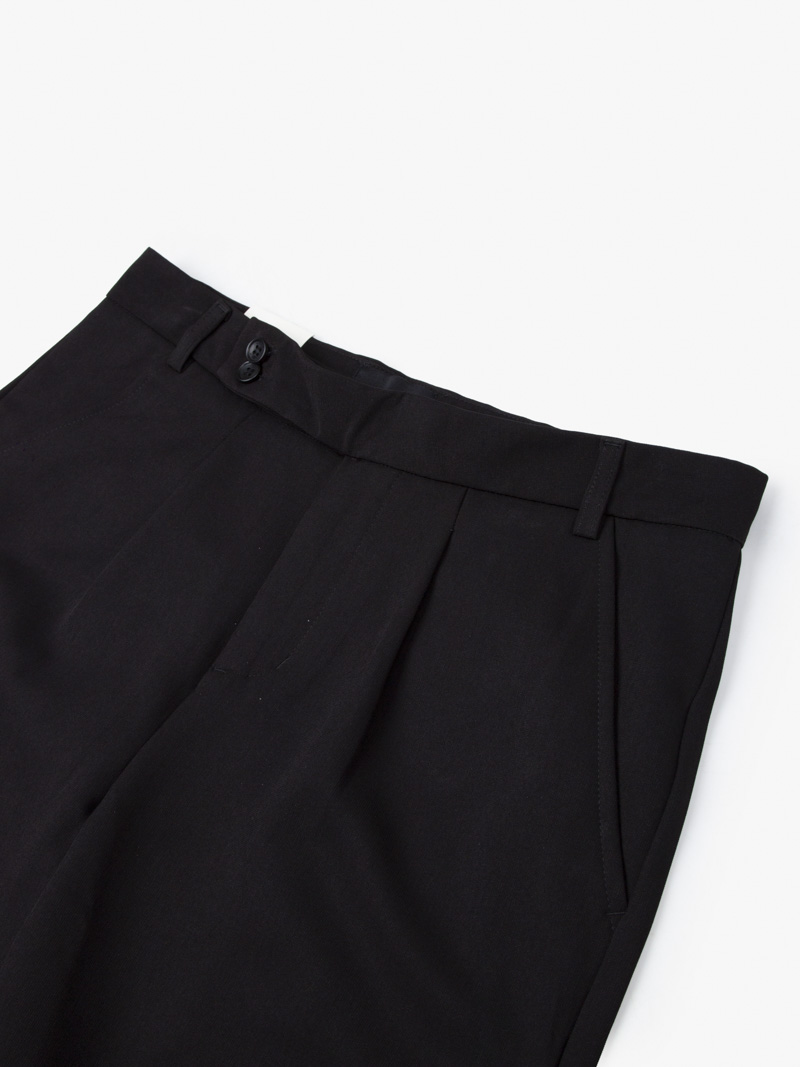 Quần Short Linen Xếp Ly Form Straight QS070 Màu Đen