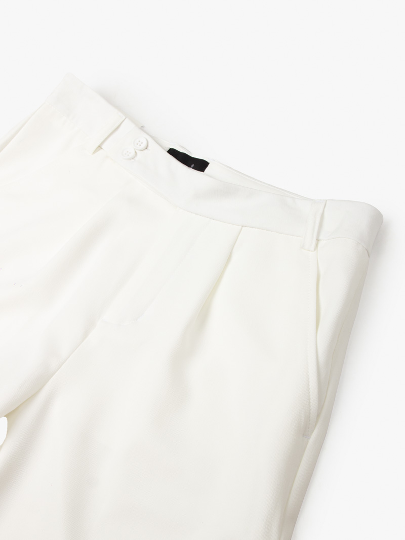 Quần Short Linen Xếp Ly Form Straight QS070 Màu Trắng