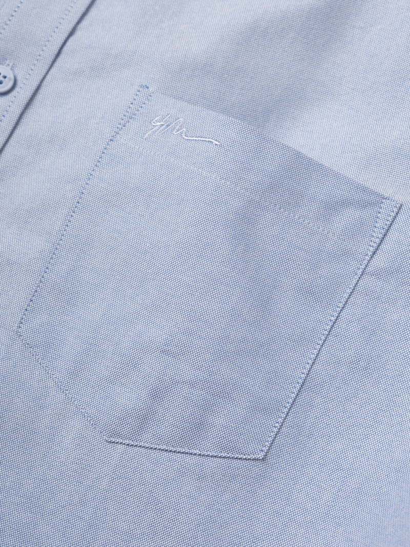 Áo Sơ Mi Tay Ngắn Oxford Thêu 4M Ở Túi Form Regular SM191 Màu Xanh Biển