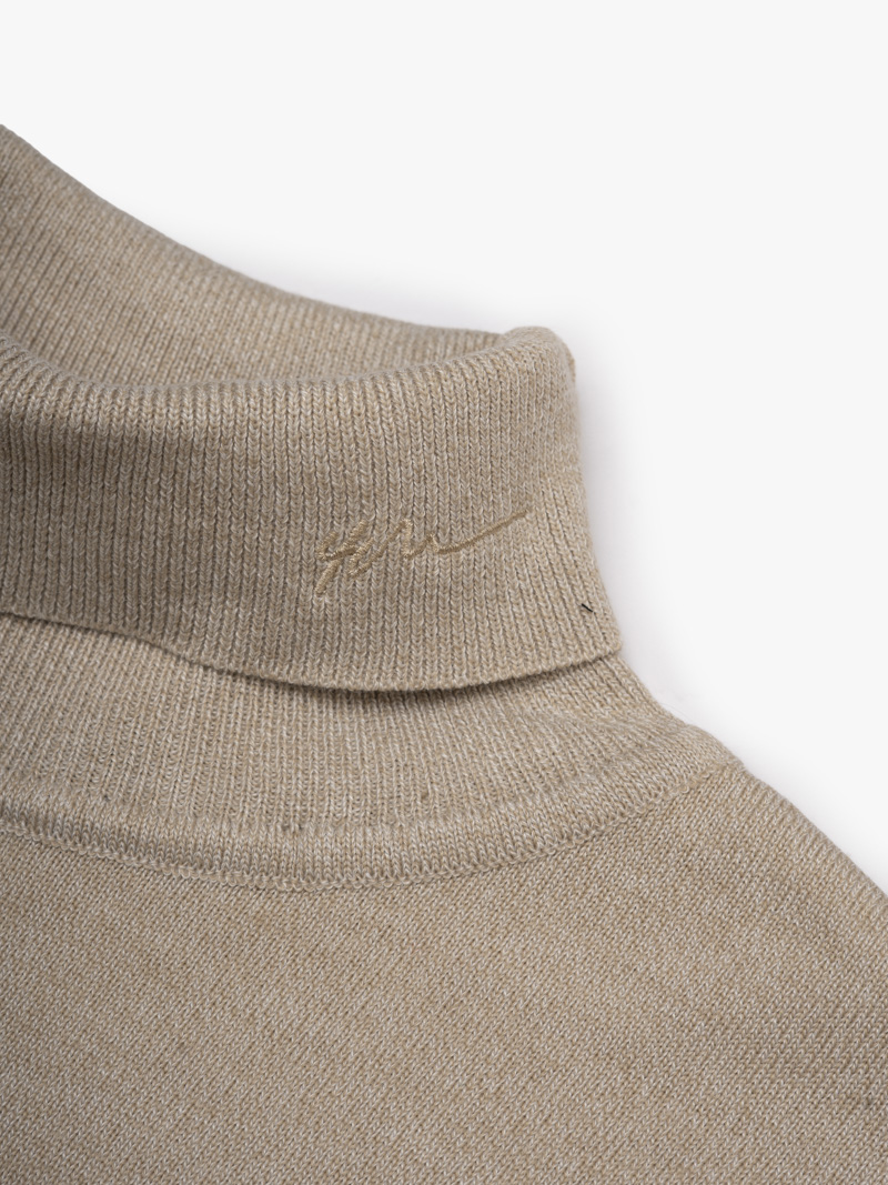 Áo Len Cổ Lọ Thêu 4M Ở Cổ Form Regular AL015 Màu Be