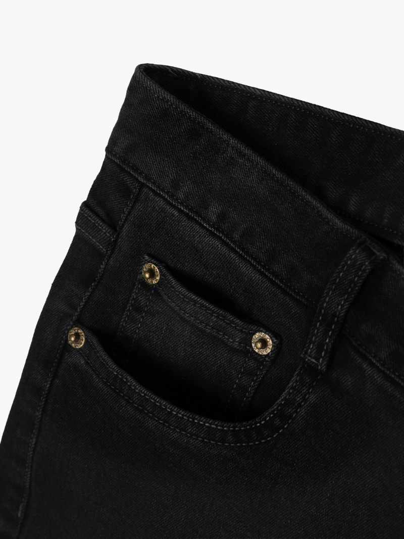 Quần Jean Diễu Túi Sau Form Slimfit QJ117 Màu Đen