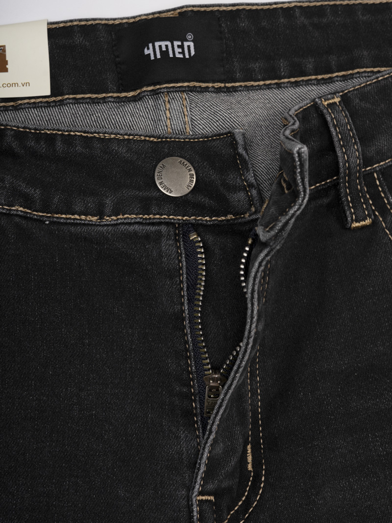 Quần Jean Rã Diễu Thêu Huy hiệu 4MEN Form Regular QJ120 Màu Xám