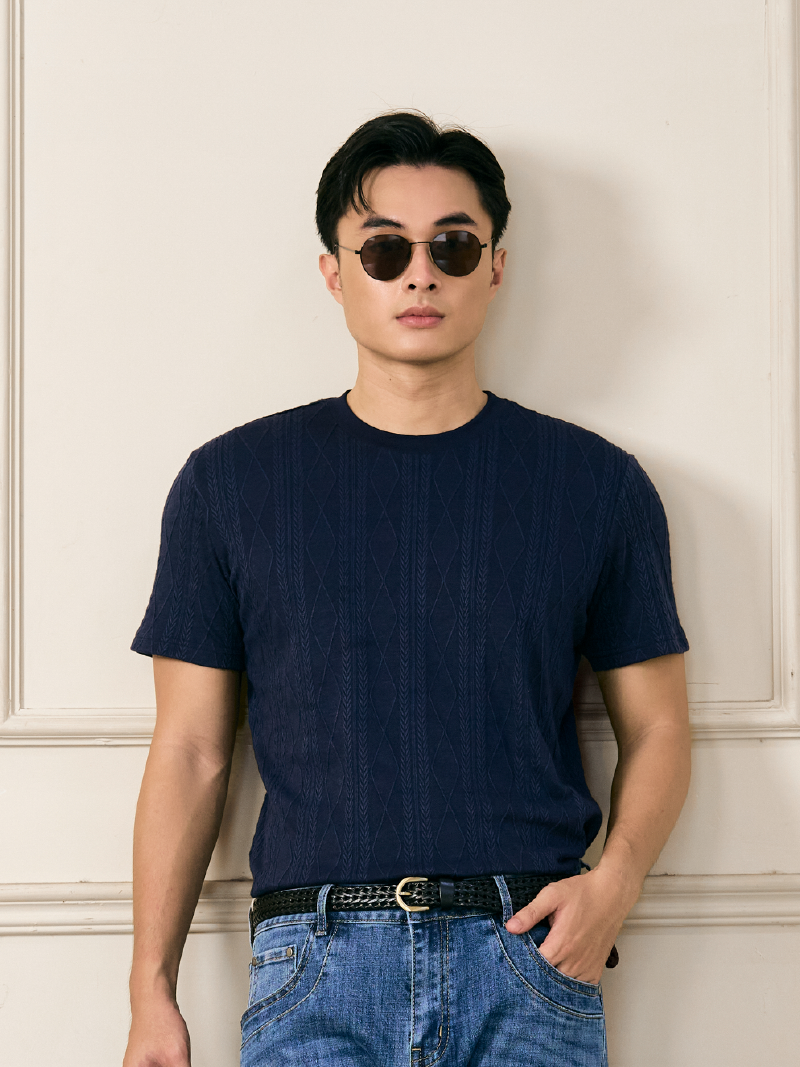 Áo Thun Dệt Kim Họa Tiết Form Slimfit AT182 Màu Xanh Đen