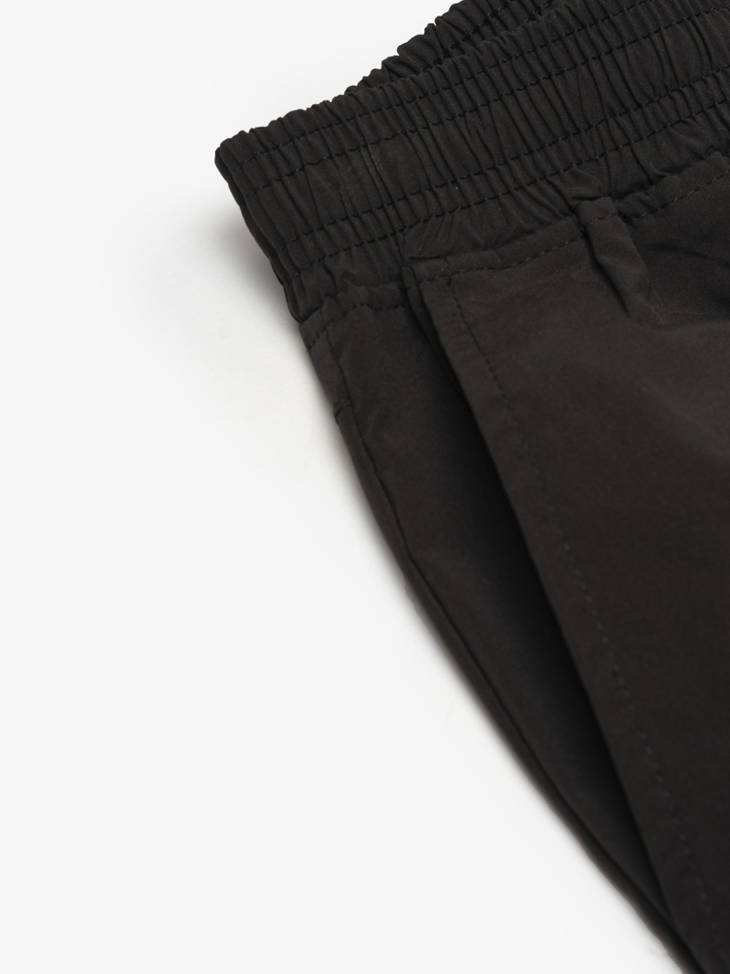 Quần Short Thể Thao 6inch Thêu logo 4m Form Relax QS082 Màu Đen