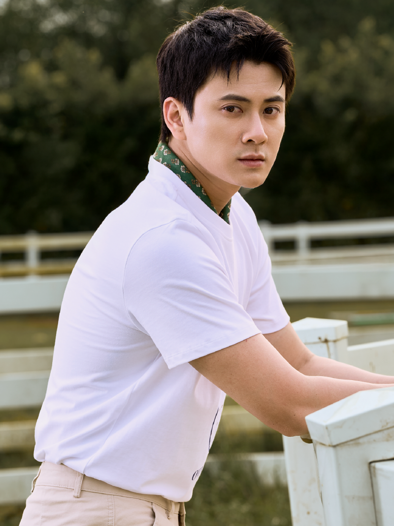 Áo Thun In Đầu Ngựa Pattern Form Regular AT183