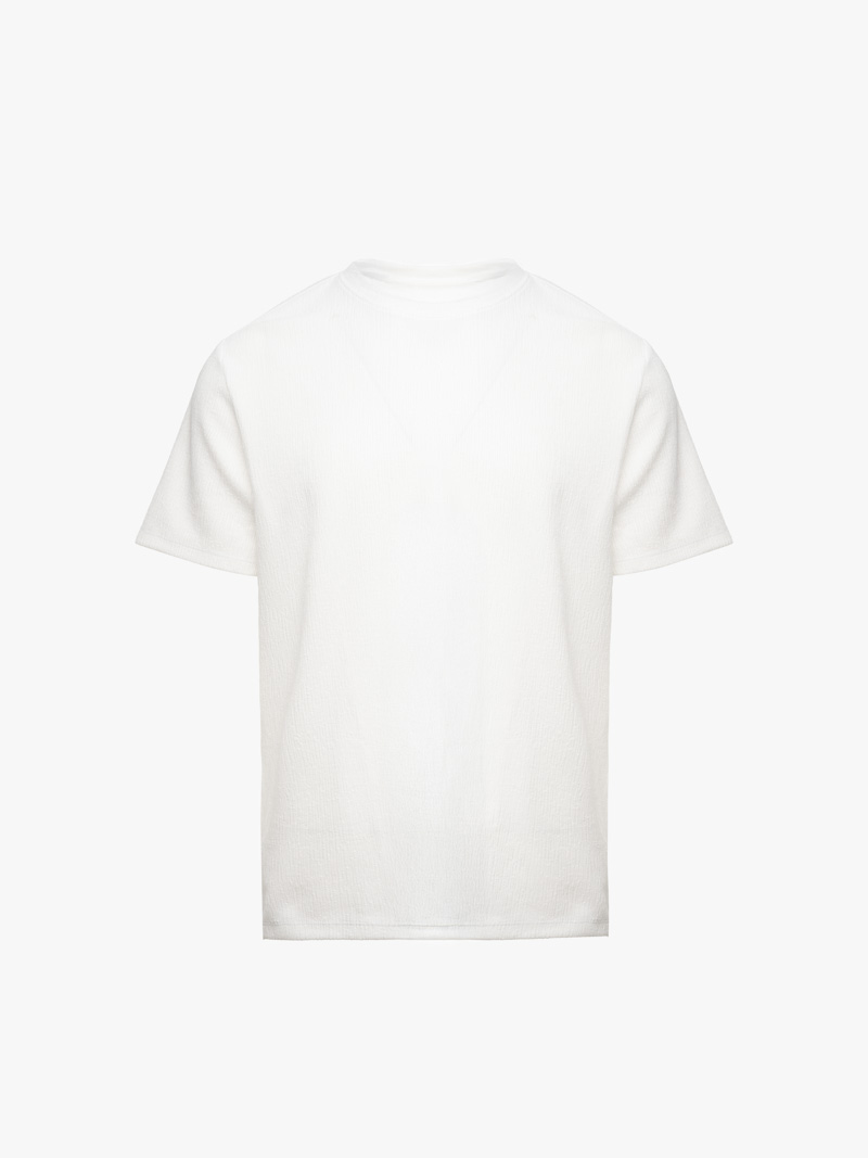 ao thun det kim theu logo m form regular at181